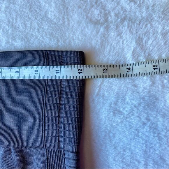 IMI Gray Leggings With Lattice Panels - Picture 7 of 9